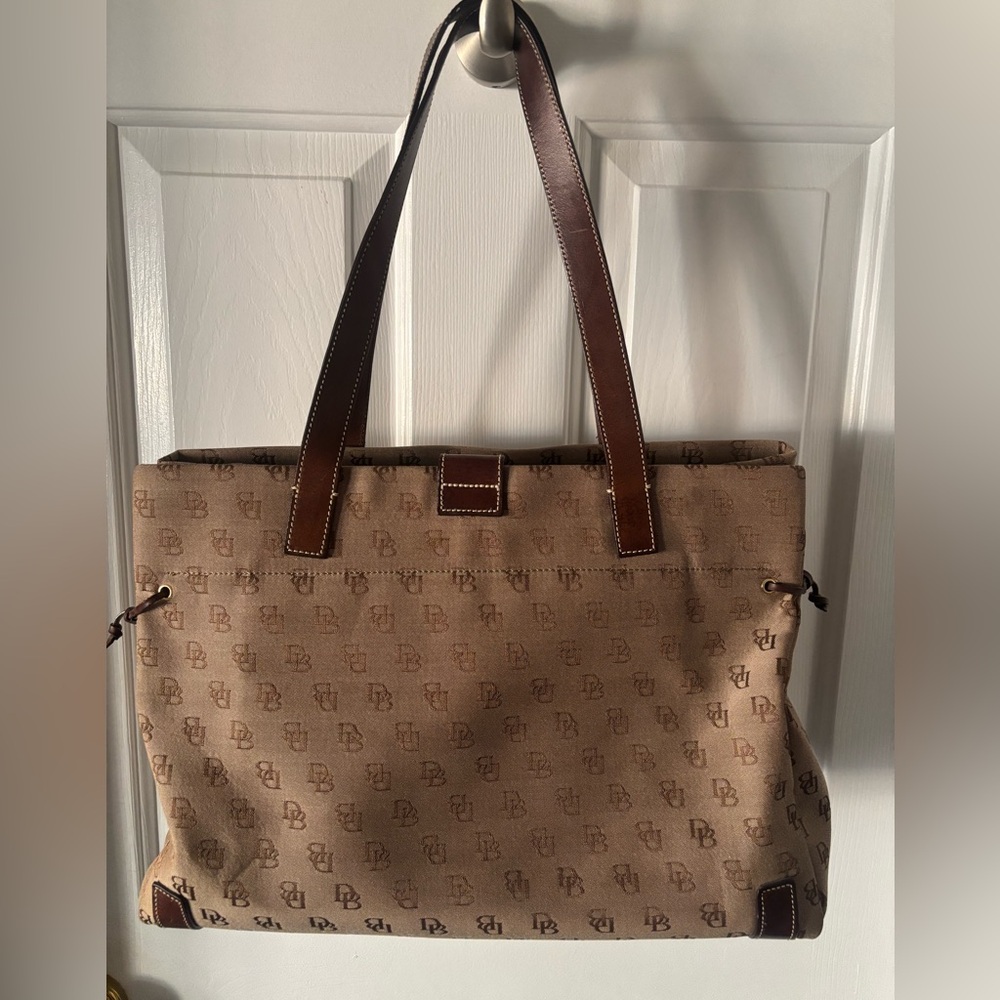 Dooney & Bourke Vintage Tote Purse Brown